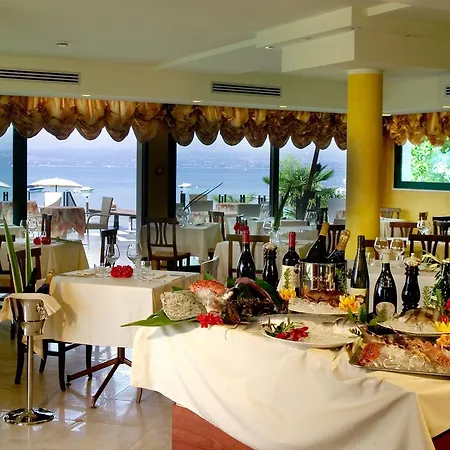 La Rondine 酒店 3*